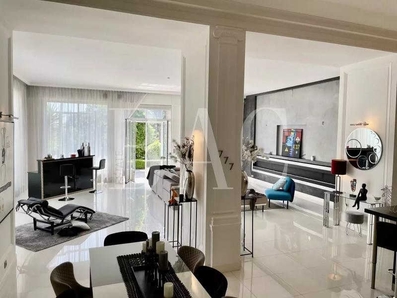 Appartement - 230 m² - 6 pièces