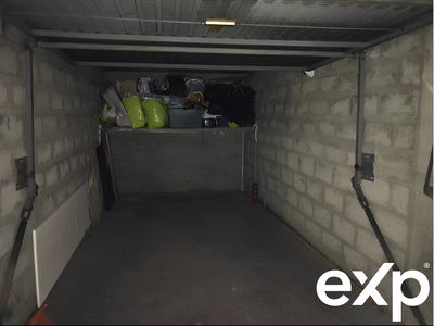 Parking / Garage - 12 m²