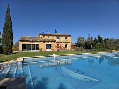 Maison - 246 m² - 6 pièces