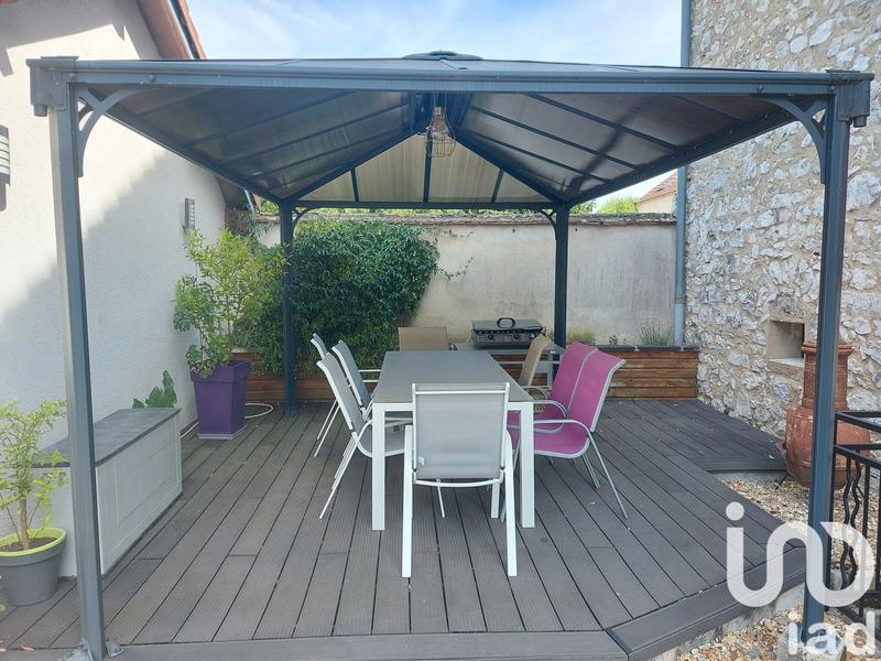 Maison - 247 m² - 9 pièces