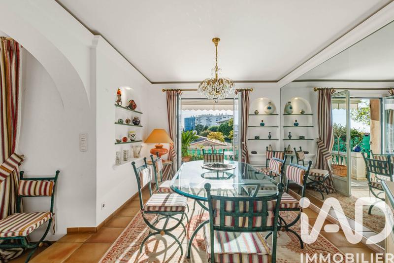 Maison de ville - 207 m² - 7 pièces