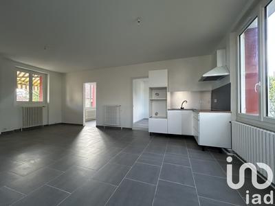 Maison - 74 m² - 5 pièces