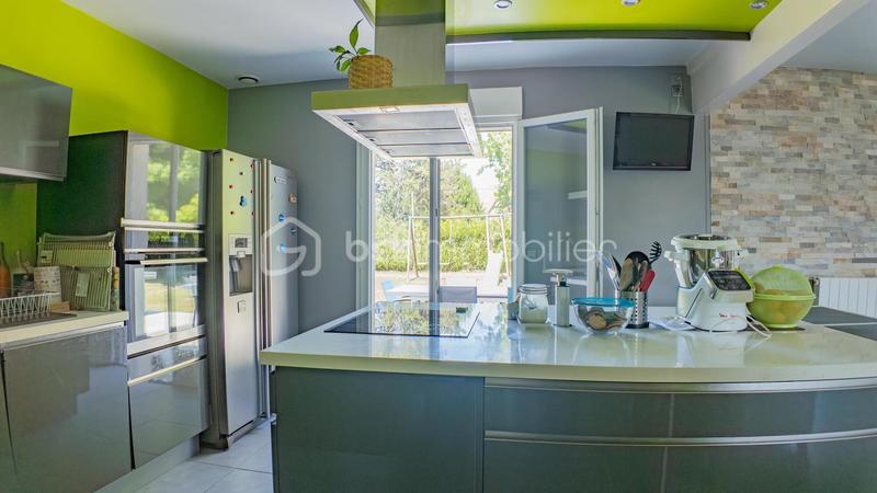 Maison traditionnelle - 149 m² - 6 pièces