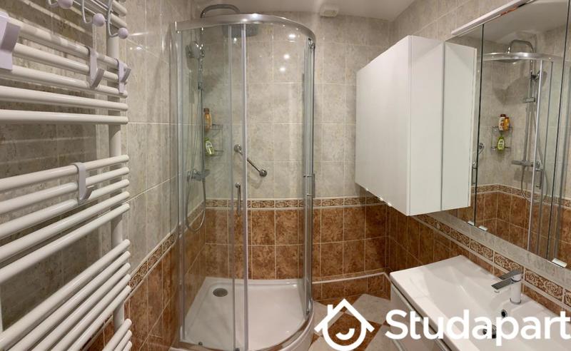 Chambre - 12 m² - 1 pièce