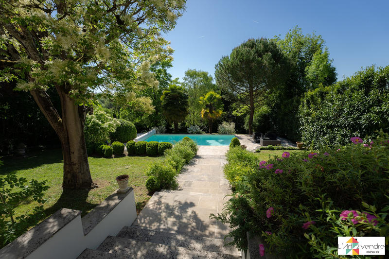 Villa - 204 m² - 8 pièces