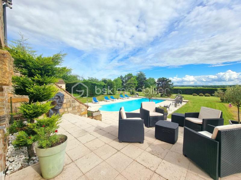 Maison en pierre - 245 m² - 8 pièces