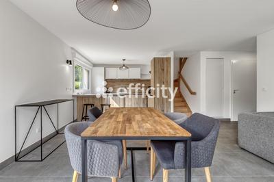 Appartement - 90 m² - 5 pièces