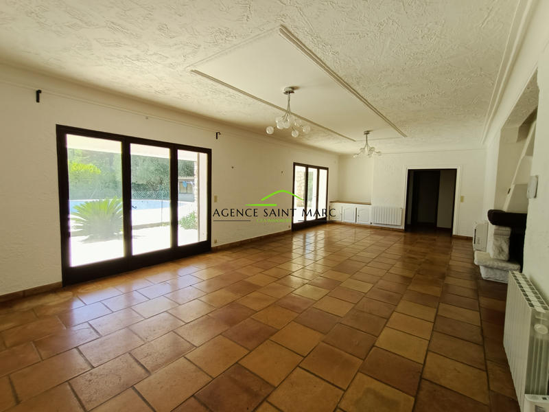 Propriété - 180 m² - 6 pièces