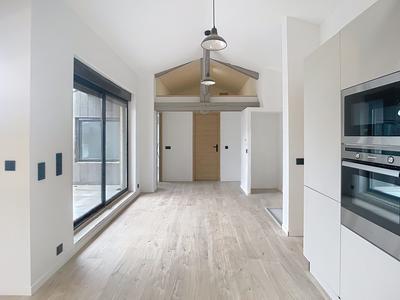 Appartement - 85 m² - 5 pièces