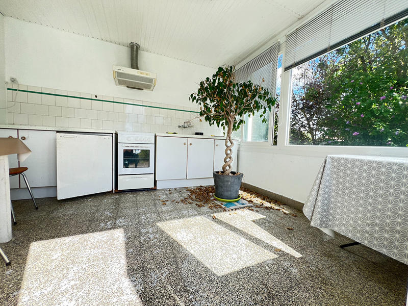 Maison - 225 m² - 9 pièces