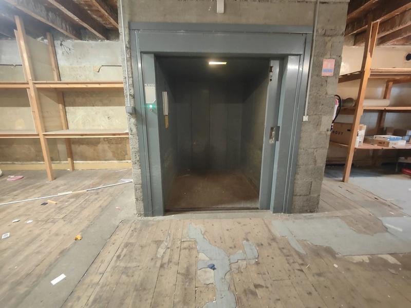 Local commercial - 633 m² - 3 pièces