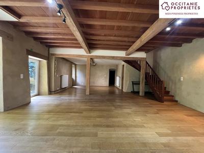 Propriété - 230 m² - 7 pièces