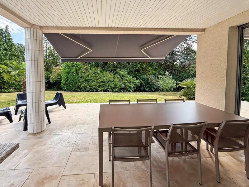 Maison - 312 m² - 7 pièces