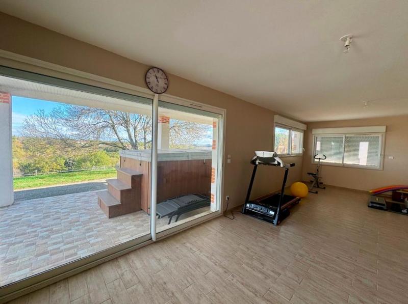 Demeure - 293 m² - 12 pièces