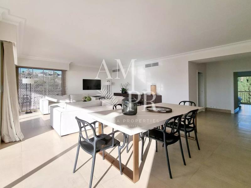 Appartement - 136 m² - 5 pièces