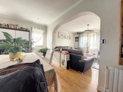 Immeuble - 73 m² - 4 pièces