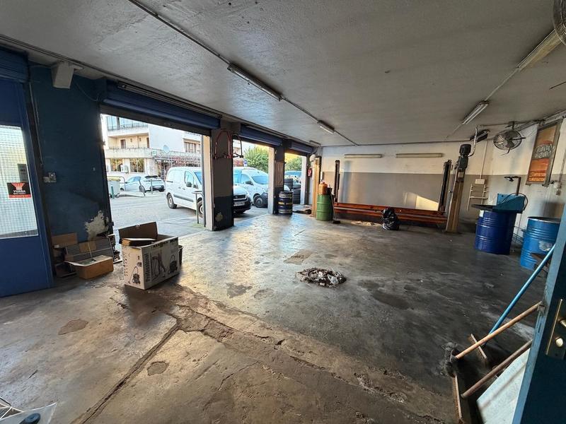 Local commercial - 86 m² - 1 pièce