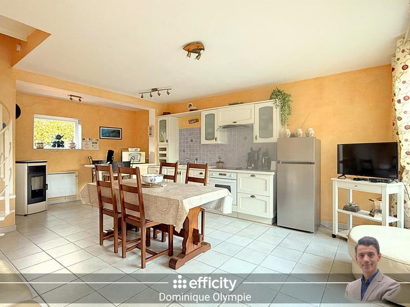 Maison - 340 m² - 16 pièces