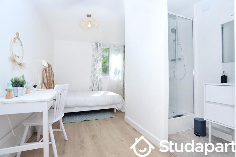 Chambre - 10 m² - 1 pièce