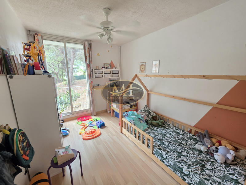 Appartement - 99 m² - 6 pièces