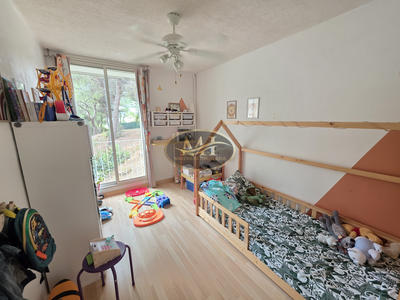 Appartement - 99 m² - 6 pièces