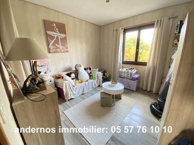 Maison traditionnelle - 166 m² - 6 pièces