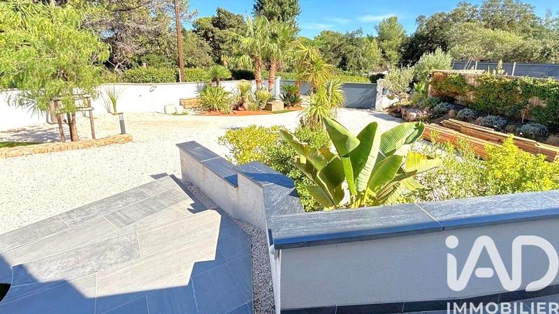 Maison - 319 m² - 9 pièces