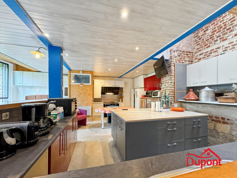 Maison - 338 m² - 8 pièces