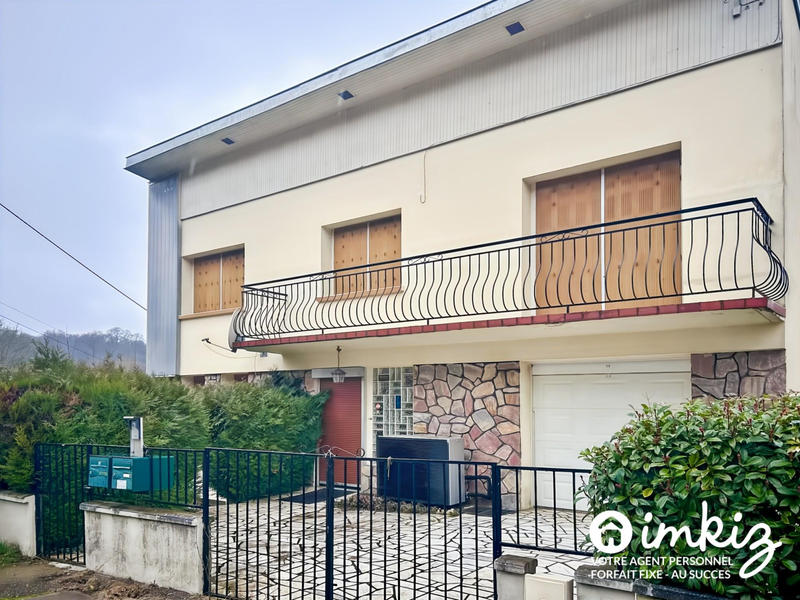 Maison - 210 m² - 10 pièces