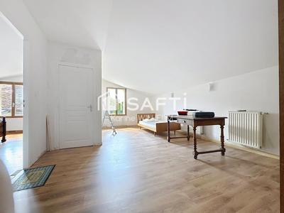 Maison - 200 m² - 8 pièces