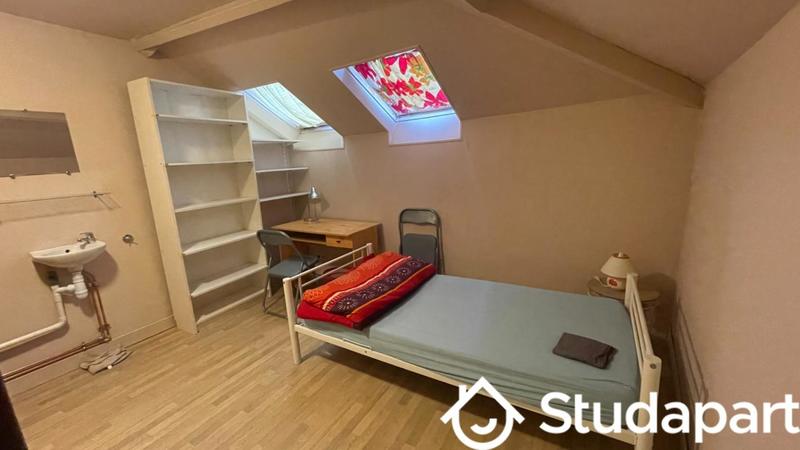 Chambre - 10 m² - 1 pièce