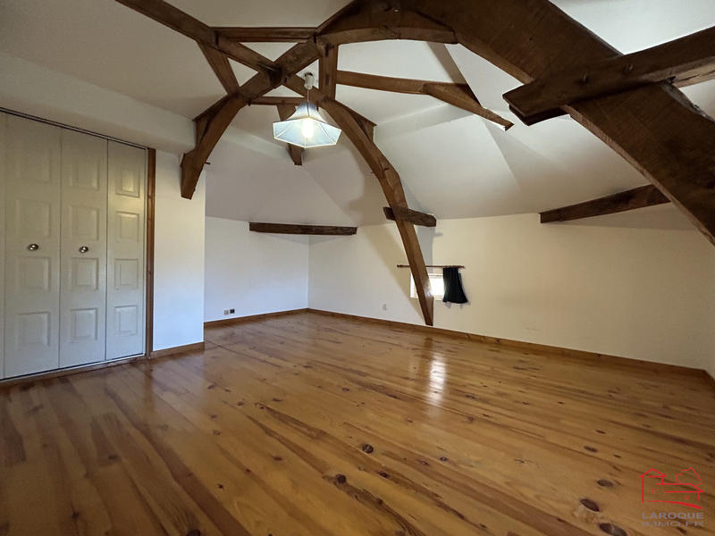 Maison - 321 m² - 9 pièces