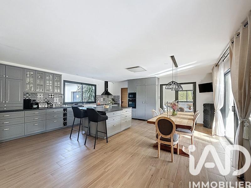 Maison - 190 m² - 5 pièces