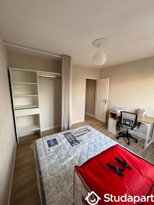 Chambre - 10 m² - 1 pièce