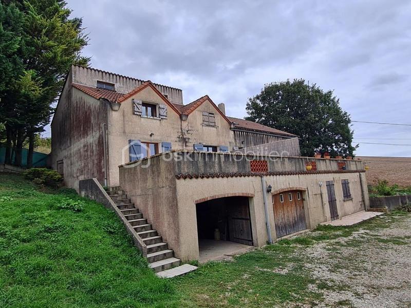 Maison - 214 m² - 10 pièces