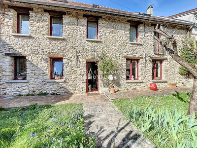 Maison - 159 m² - 6 pièces