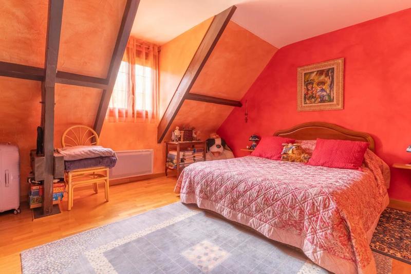 Maison - 220 m² - 8 pièces