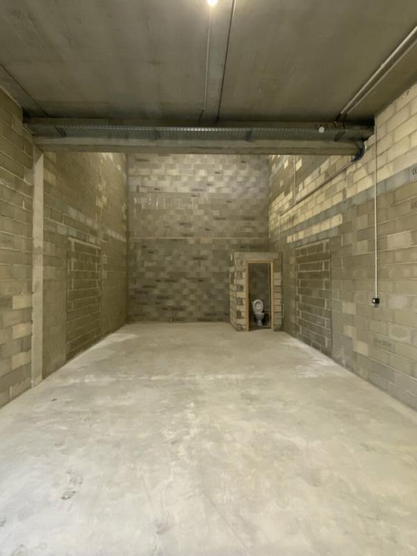 Local d'activité / Entrepôt - 95 m²