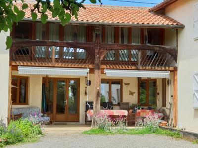 Propriété - 266 m² - 9 pièces