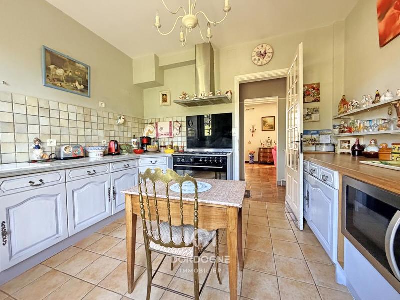 Propriété - 145 m² - 5 pièces