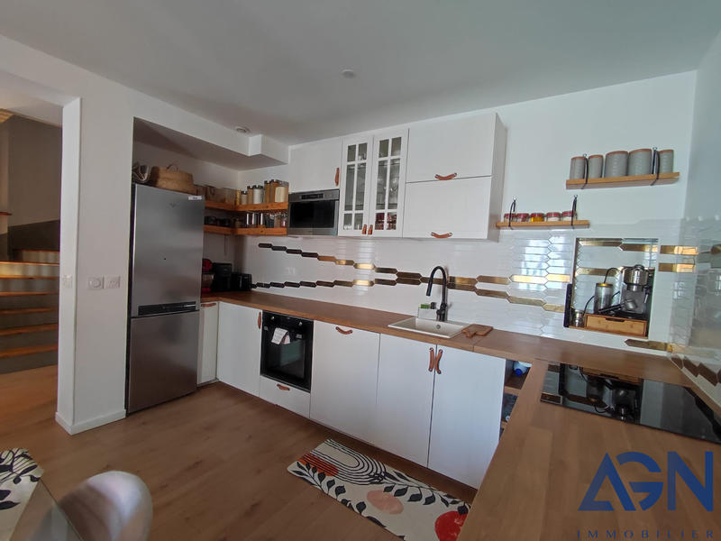 Maison - 76 m² - 4 pièces