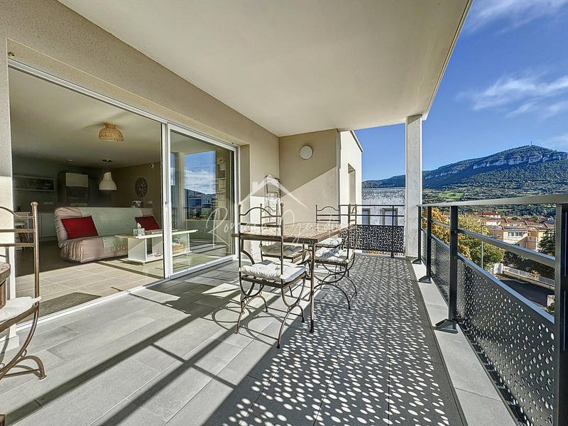 Appartement - 70 m² - 3 pièces