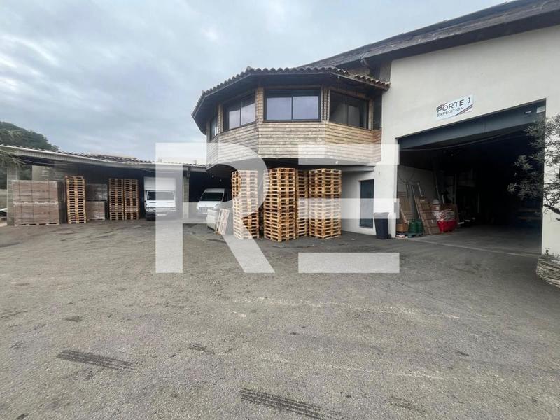 Industrie - 1 900 m²