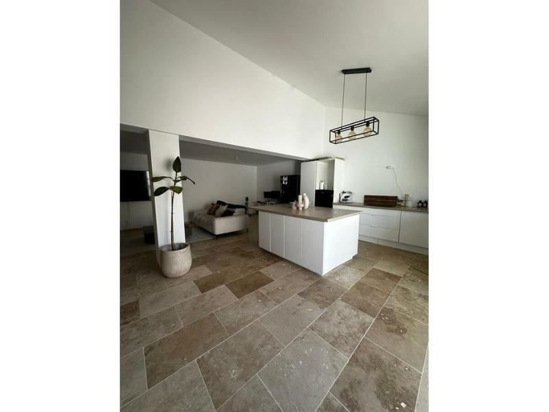 Appartement - 100 m² - 3 pièces