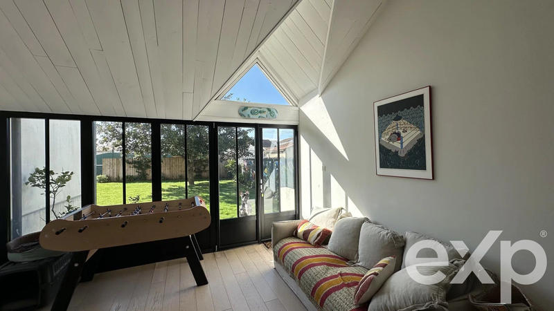 Maison - 199 m² - 8 pièces