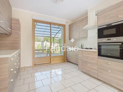 Maison - 178 m² - 9 pièces