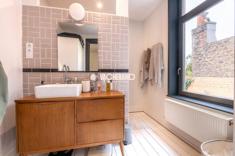 Maison - 200 m² - 8 pièces