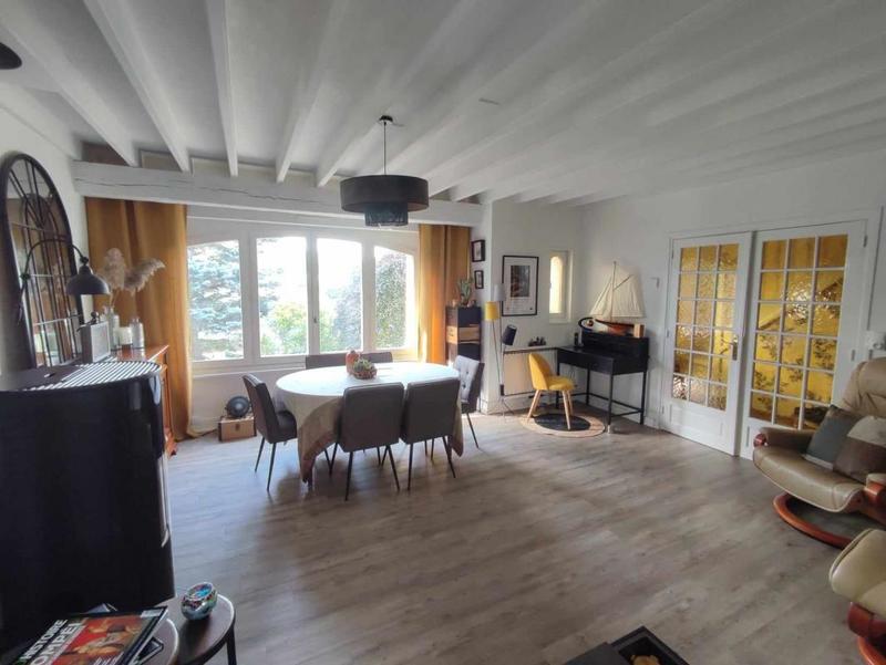 Maison - 169 m² - 8 pièces