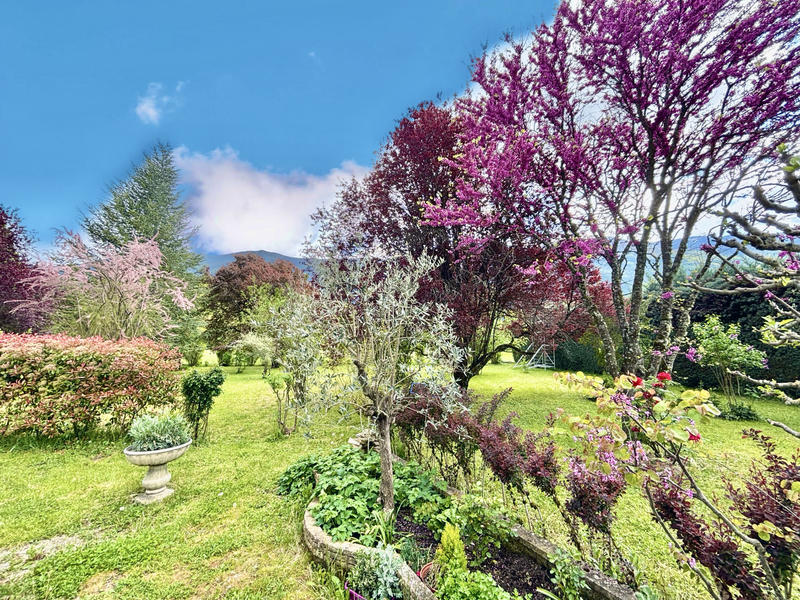 Maison - 204 m² - 8 pièces