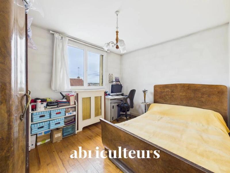 Appartement ancien - 76 m² - 5 pièces